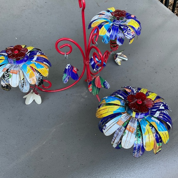 Hummingbird feeder - Picture 2 of 6